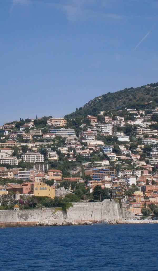 Городские здания в Лоано, Италия