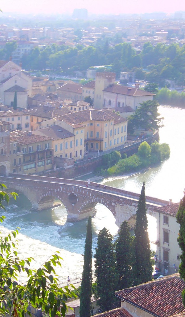 Вид с холма в Вероне, Италия