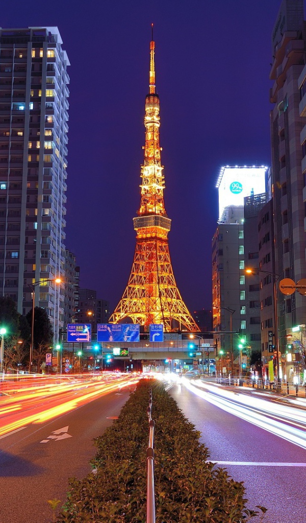 Башня в Токио