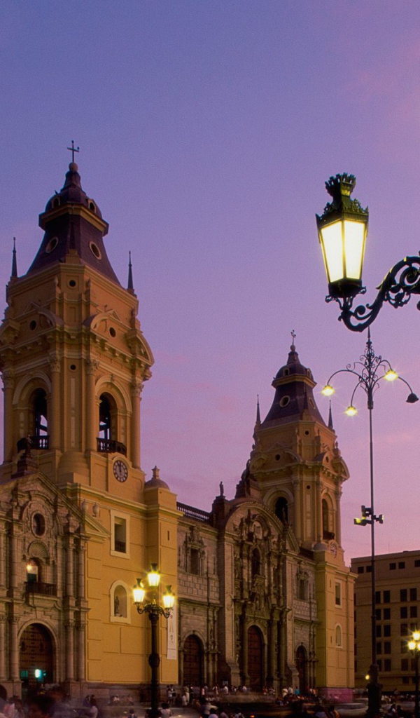 Впечатляющие Перу