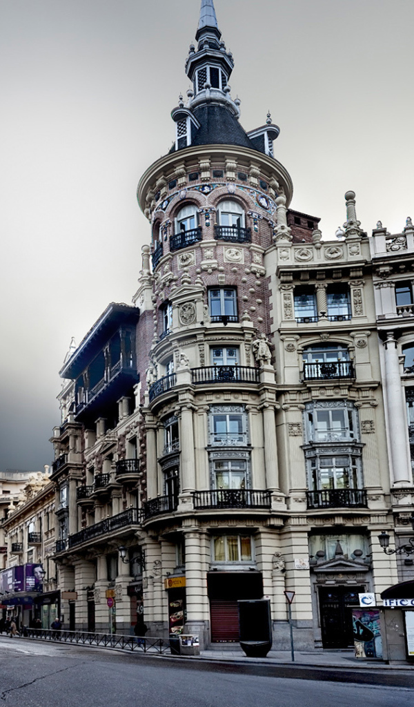 Старинные здания в Мадриде
