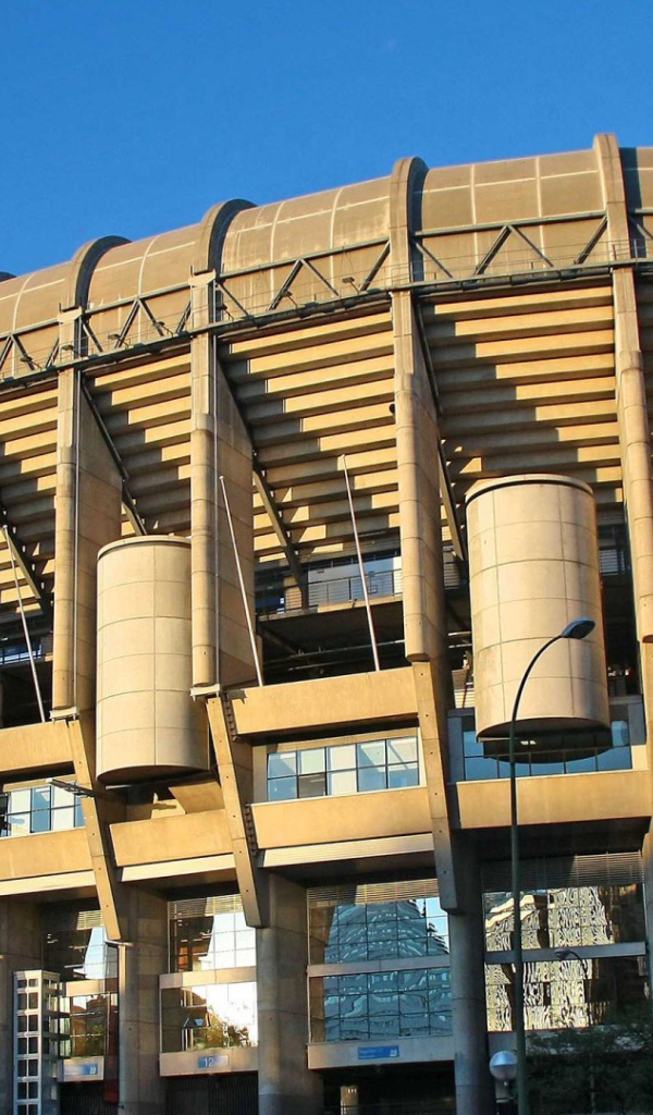 Стадион Сантьяго Бернабеу в Мадриде