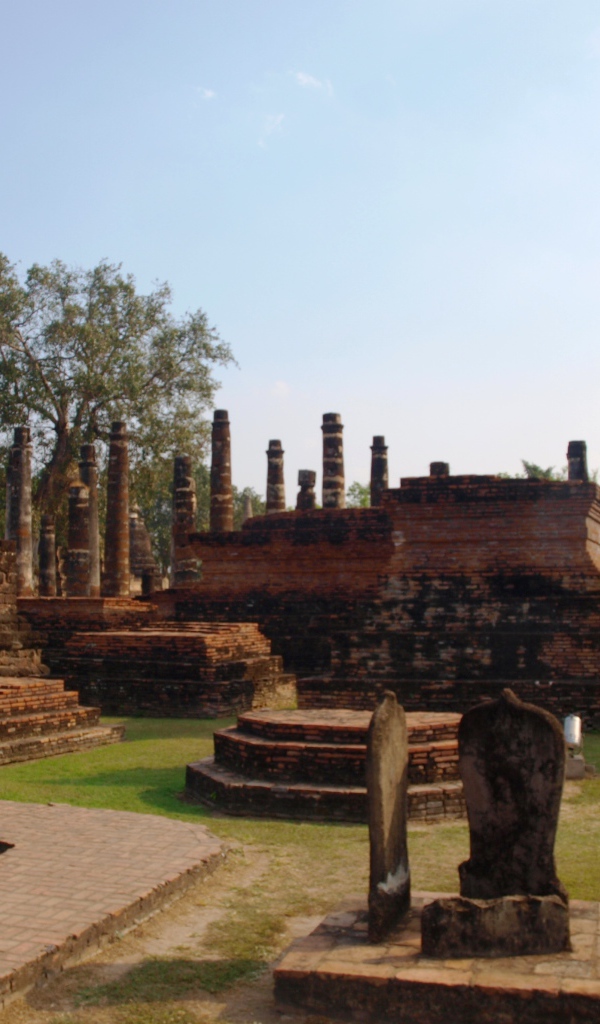 Старинный храм на курорте Лопбури, Таиланд