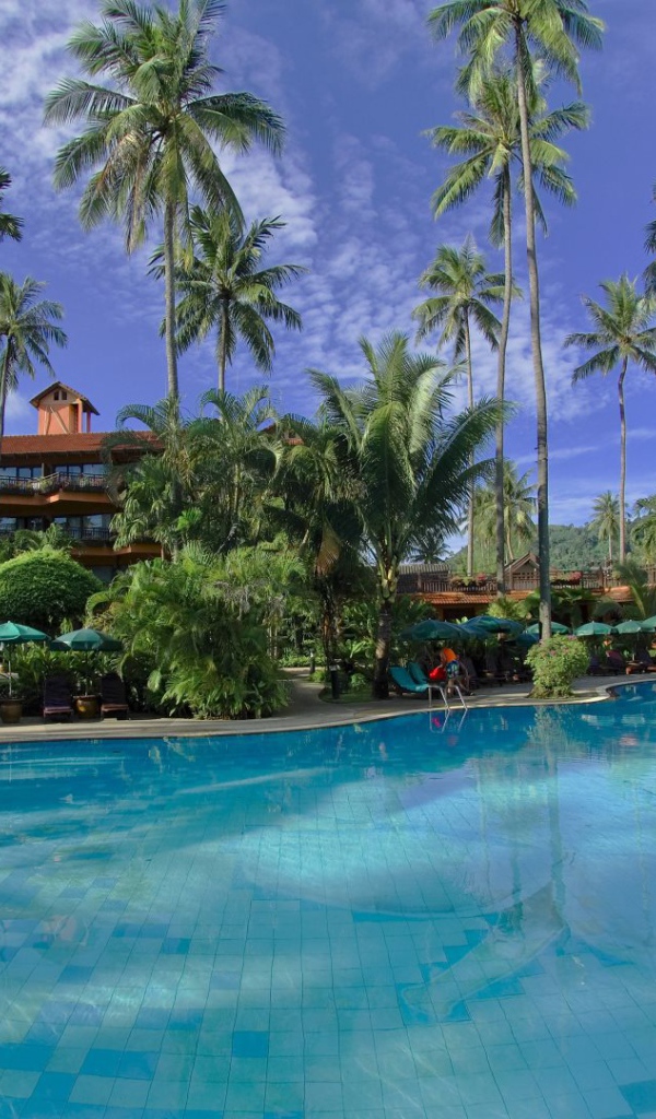 Бассейн в отеле в Пхукете