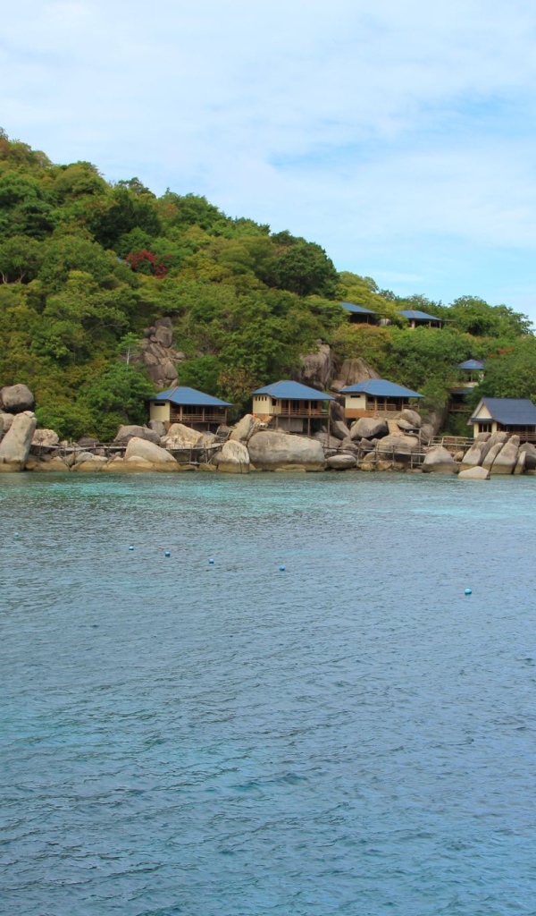 Дома на камнях на острове Тао, Таиланд