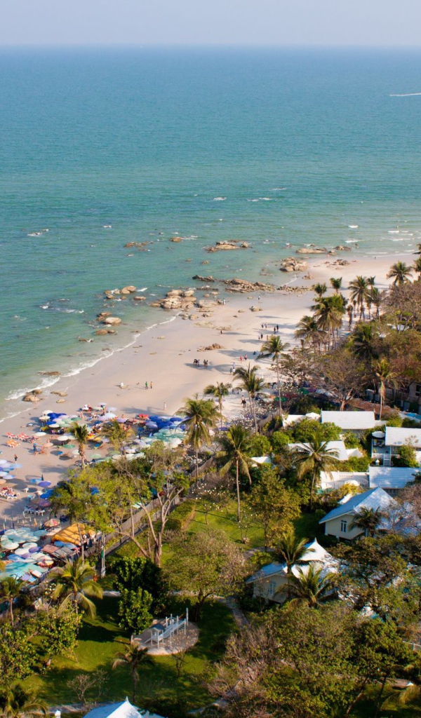 Отдых на пляже на курорте Хуа Хин, Таиланд