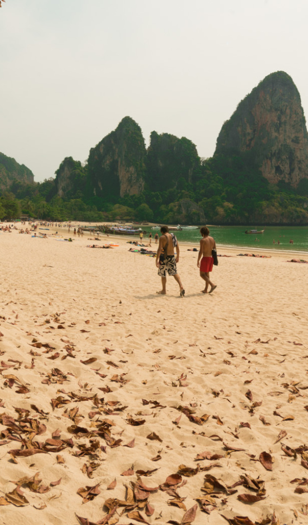 Отдых на пляже на курорте Краби, Таиланд