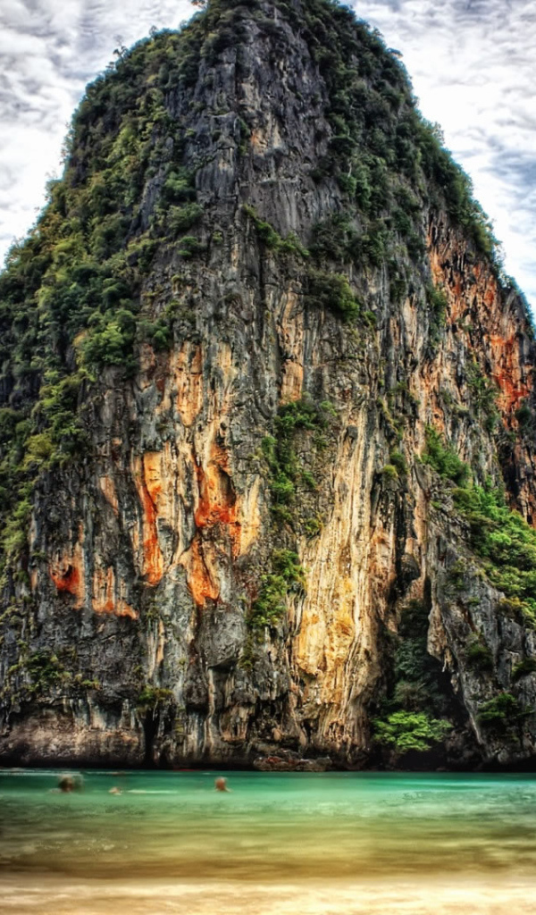 Скала в Пхукете