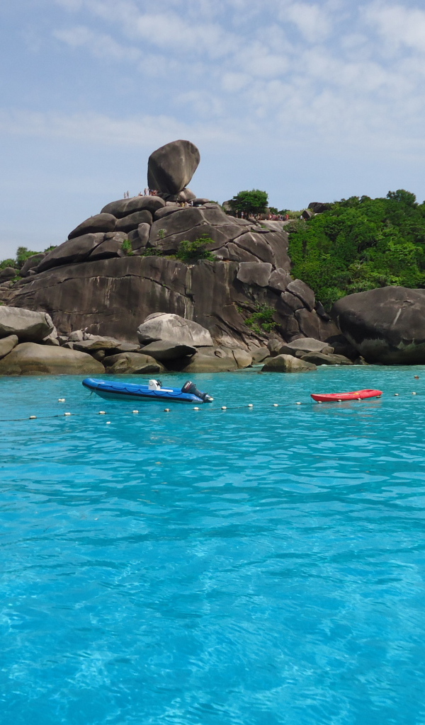 Скала на берегу на острове Тао, Таиланд