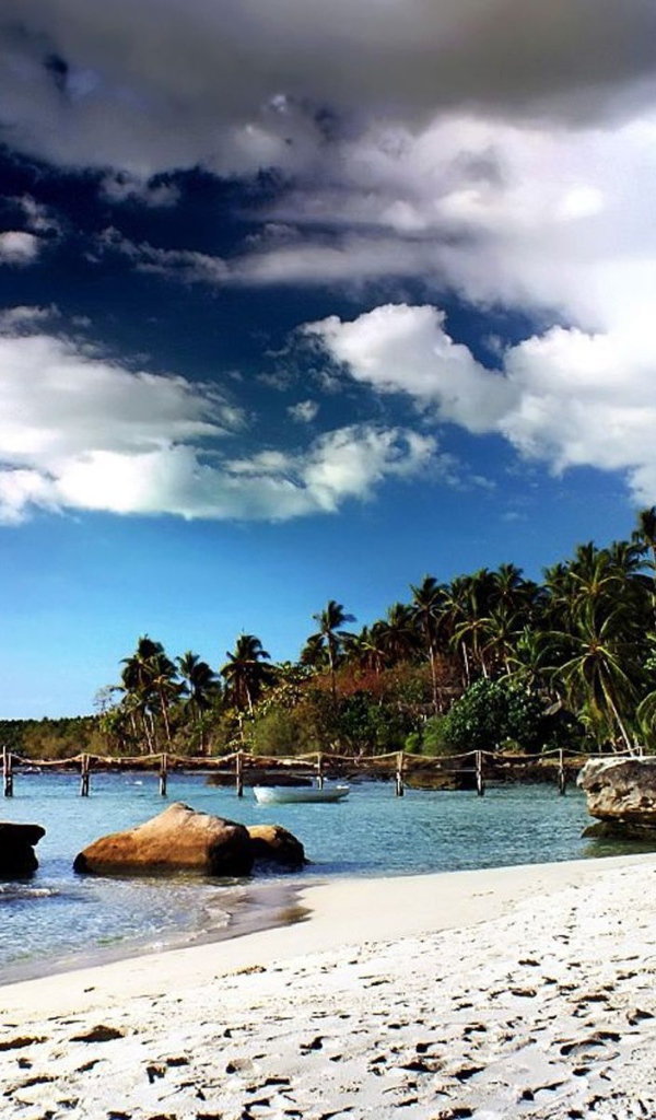 Песчаный пляж на курорте Ча Ам, Таиланд