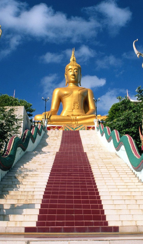 Скульптура Будды в Тайланде