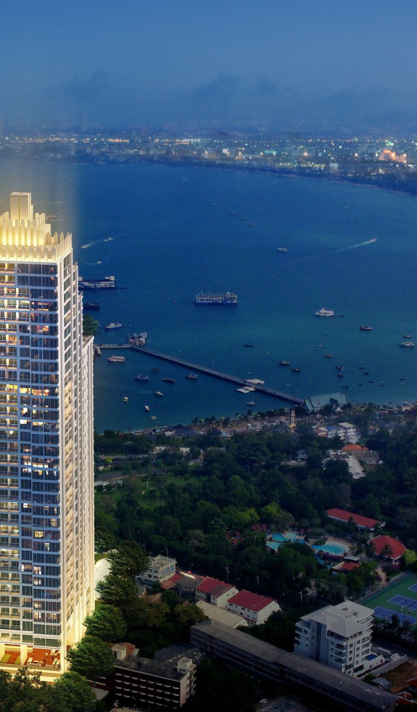 Сияющий отель на курорте в Паттайе, Таиланд