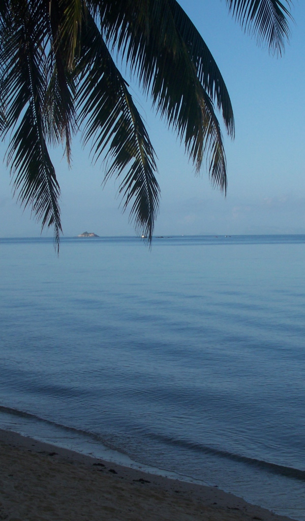 Волны прибоя на острове Панган, Таиланд