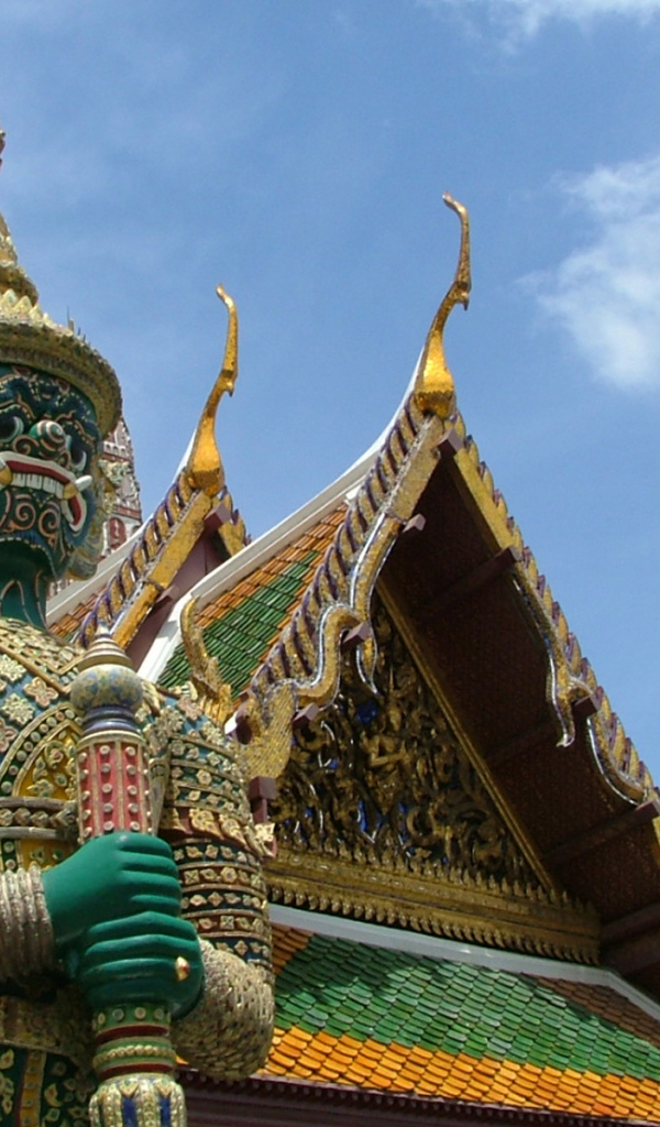 Храм на курорте Ча Ам, Таиланд