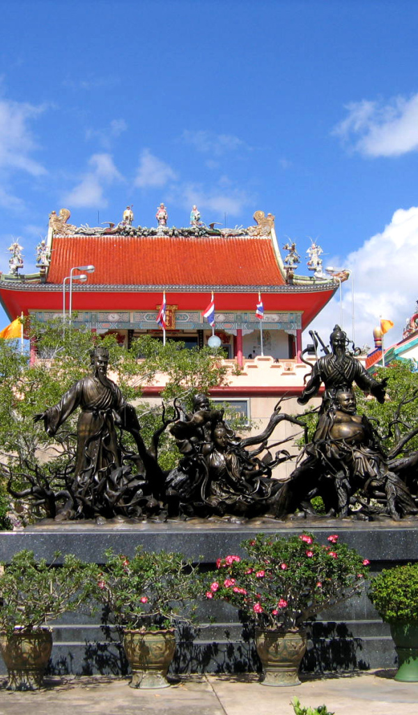 Храм на курорте в Паттайе, Таиланд