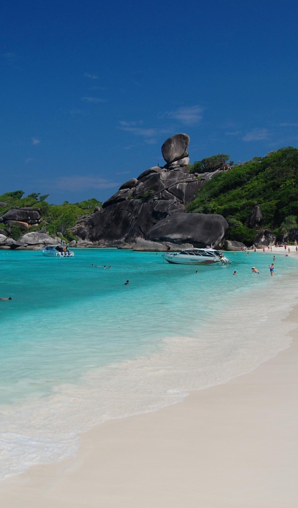 Зимний отдых на пляже на острове Тао, Таиланд