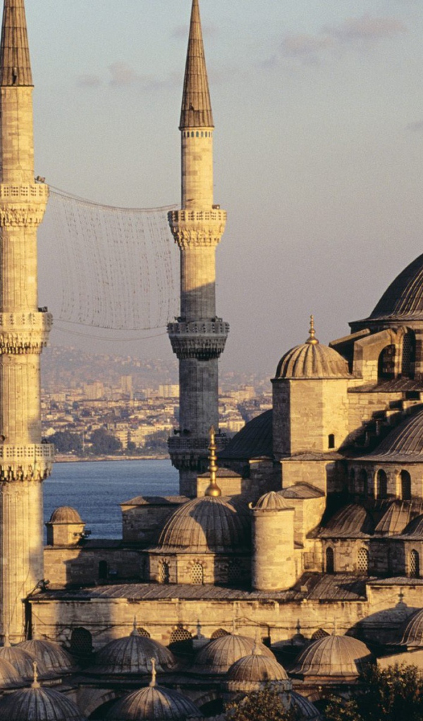 Старинное здание в Стамбуле