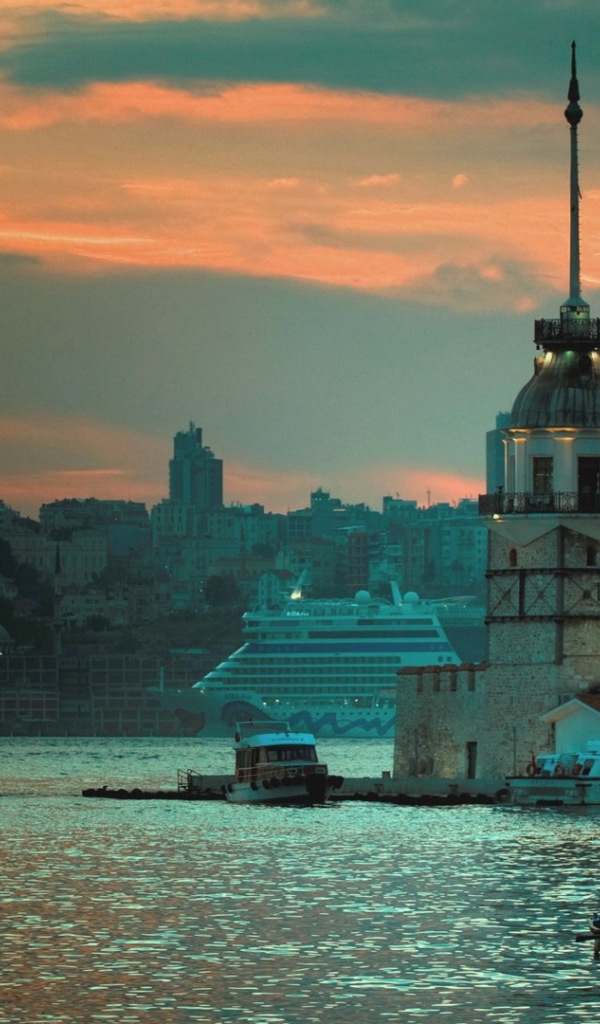 Пасмурный вечер в Стамбуле