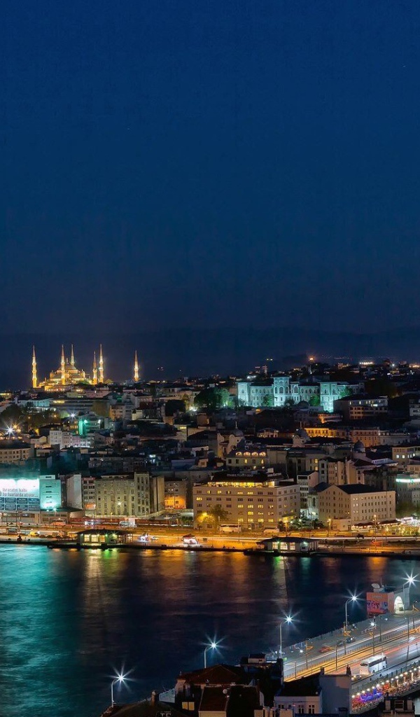 Вечер в заливе Стамбула