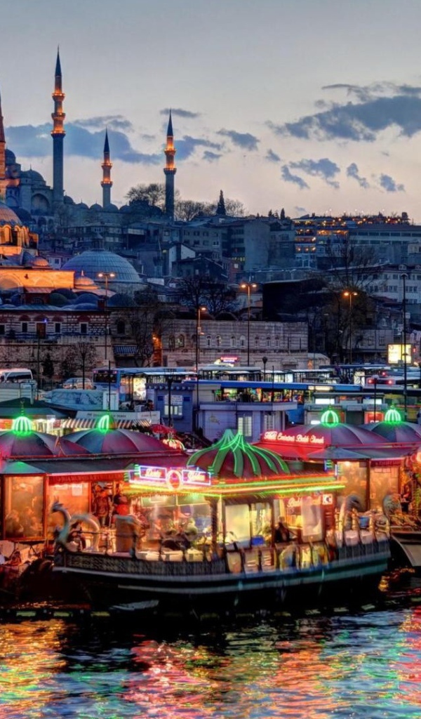 Вечерний рынок в Стамбуле