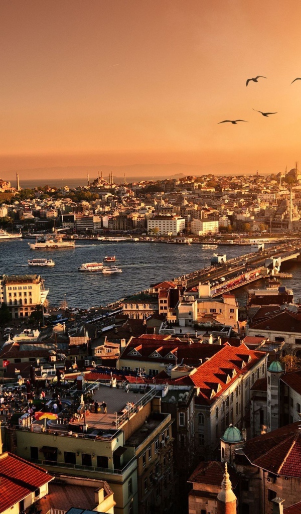 Вечернее солнце в Стамбуле