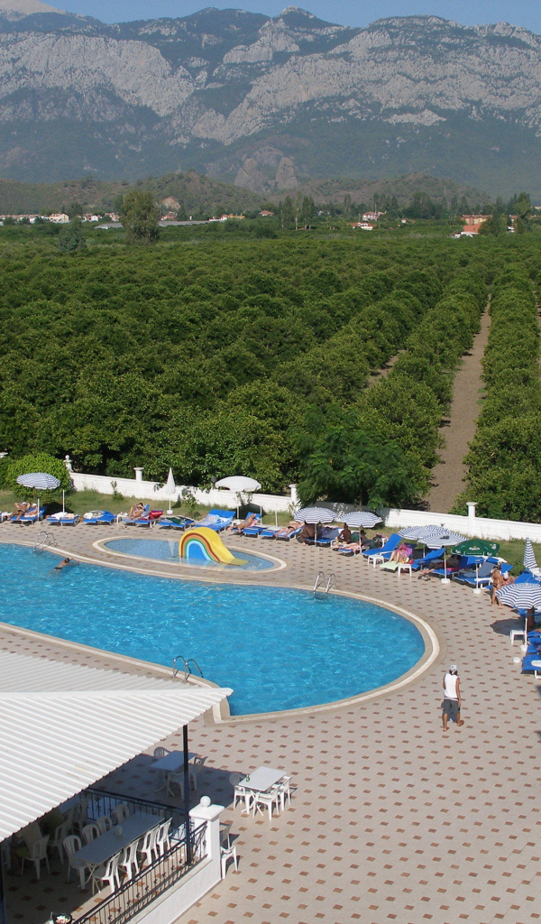 Зеленые сады в Кемере, Турция