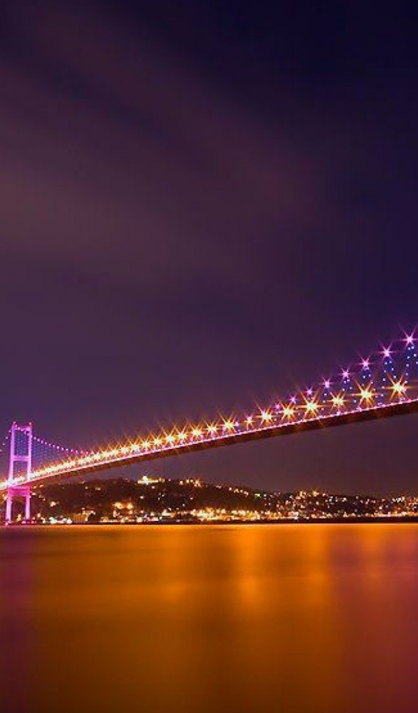 Подсветка моста в Стамбуле