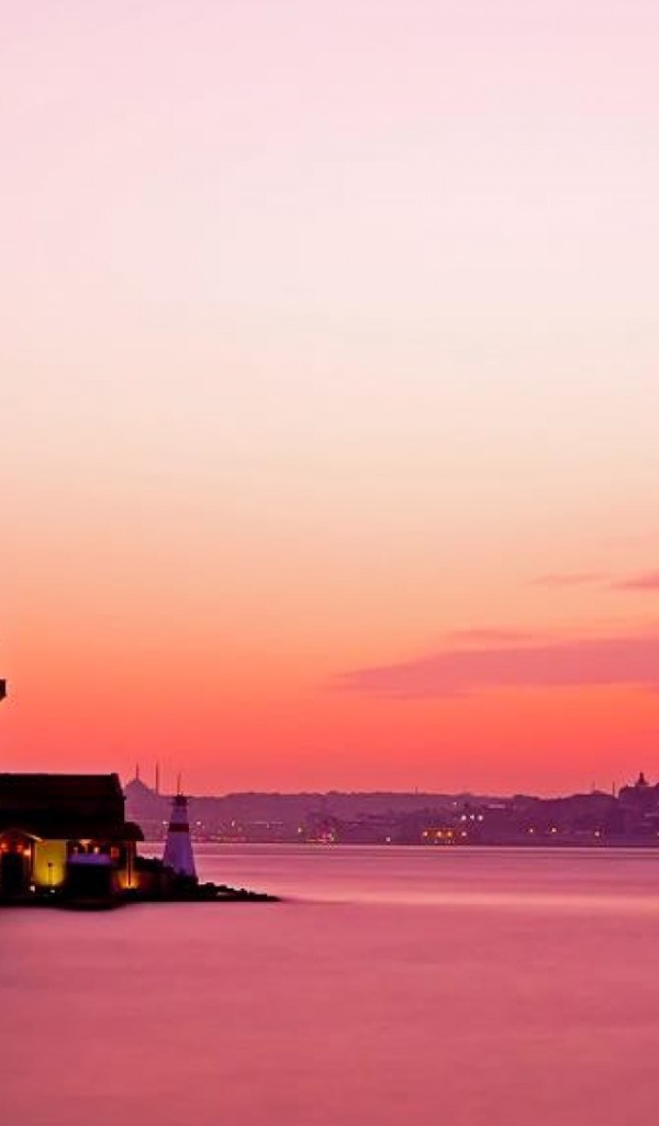 Розовый закат в Стамбуле