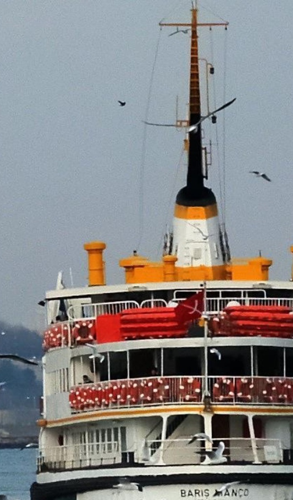 Прогулочный катер в Стамбуле