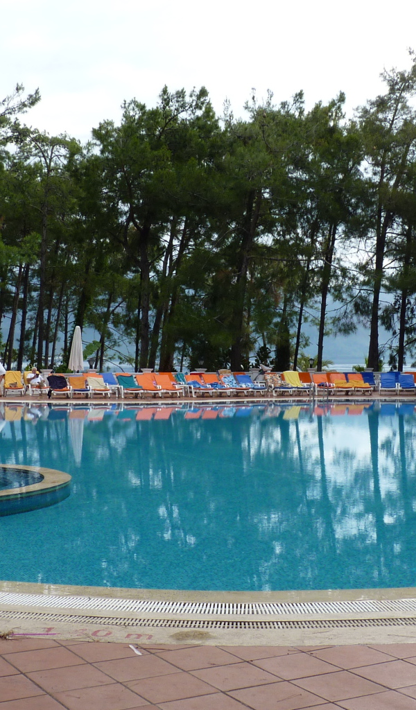 Бассейн на курорте в Мармарис, Турция