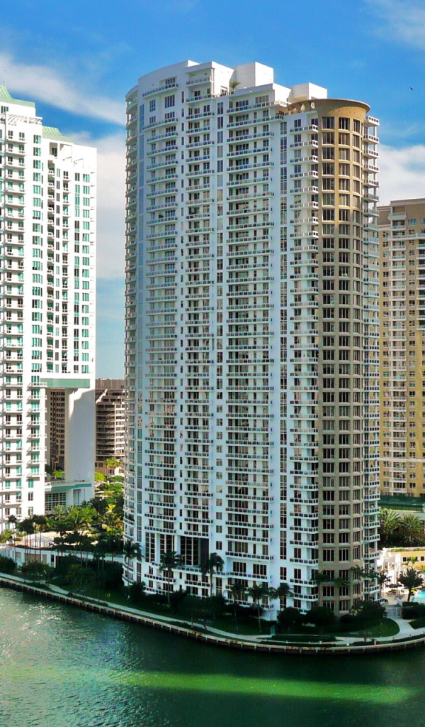 Высотные дома в Майами