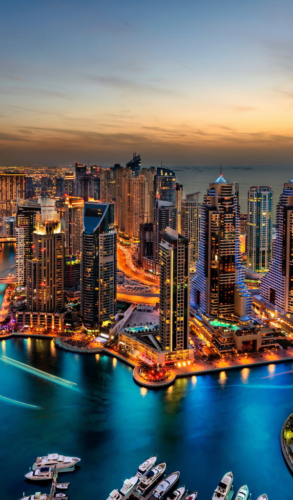 Вечерние огни в Дубаи