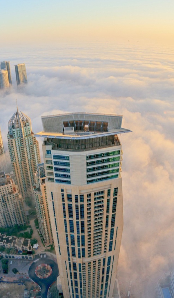 Густой туман в Дубаи