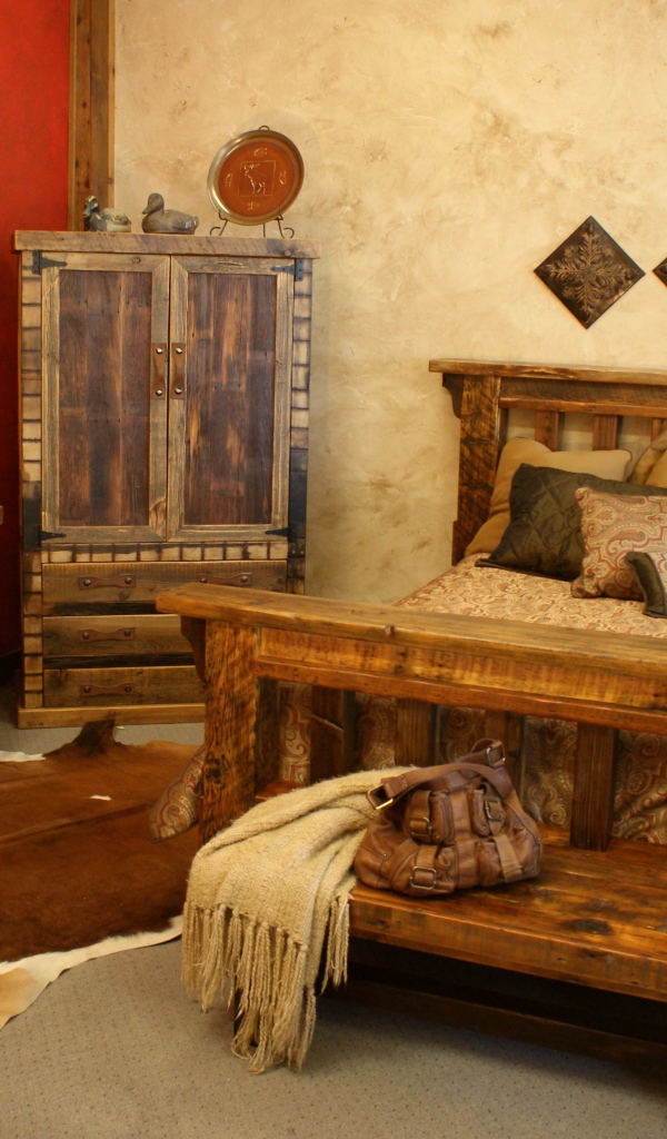Старинная мебель в спальне