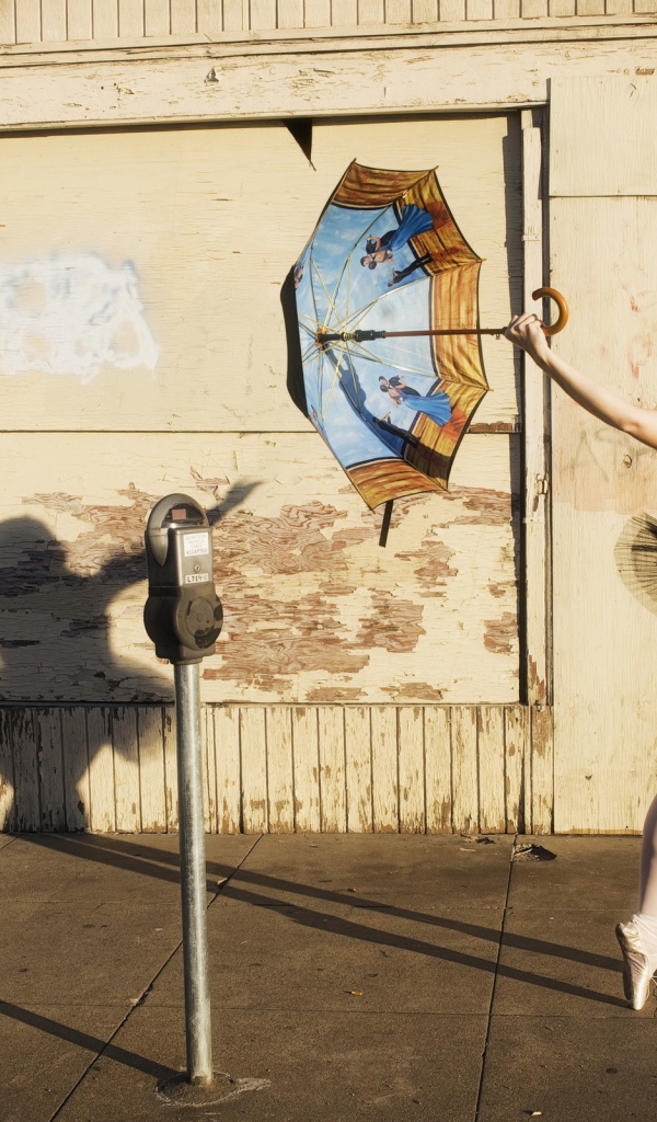 Балерина с зонтом