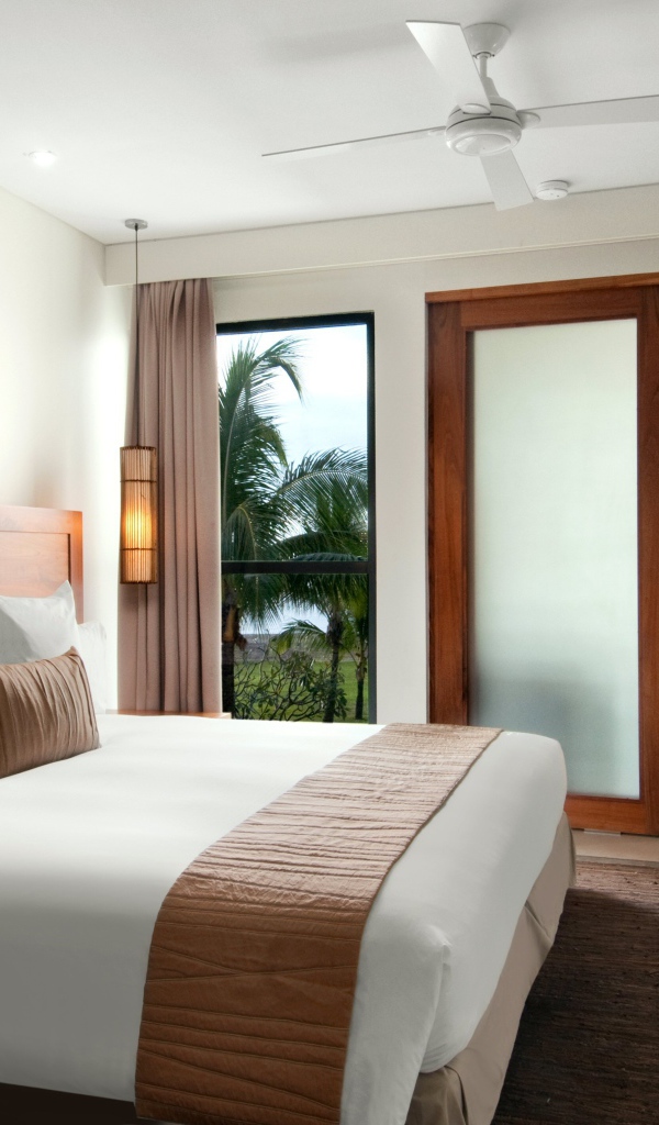 Спальня в доме на берегу моря