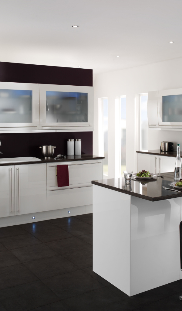 Черно белая мебель на кухне