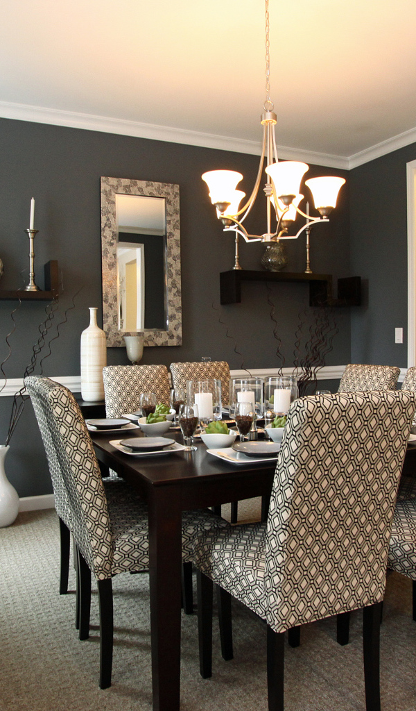 Черные стены в столовой