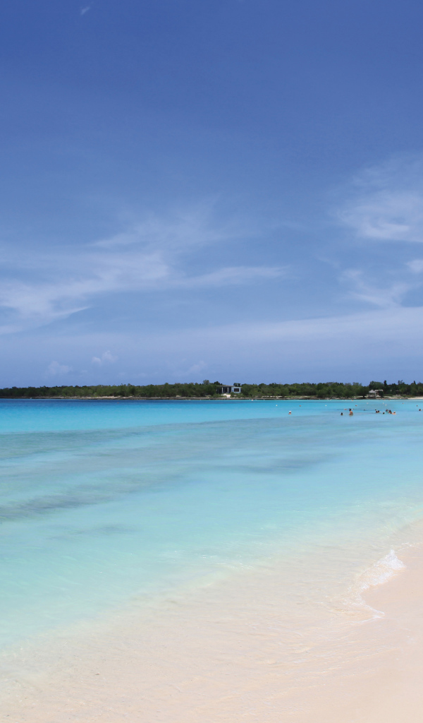 Голубая лагуна на курорте Гуардалавака, Куба