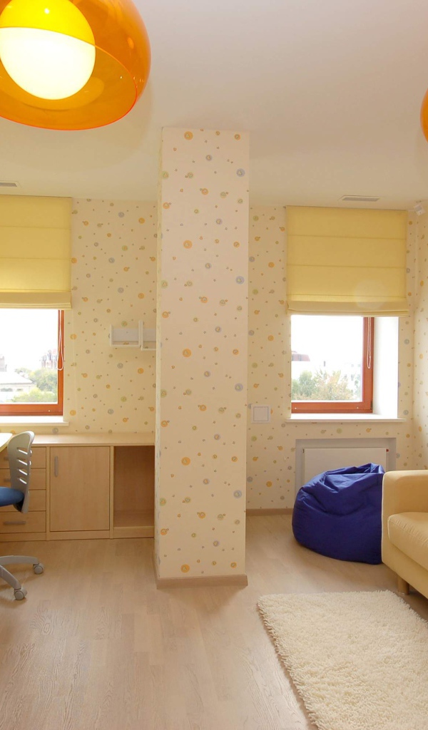 Яркие люстры в детской