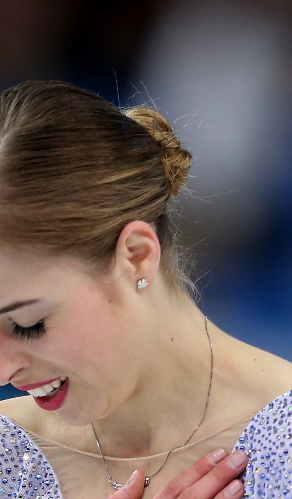 Обладательница бронзовой медали итальянская фигуристка Каролина Костнер на олимпиаде в Сочи