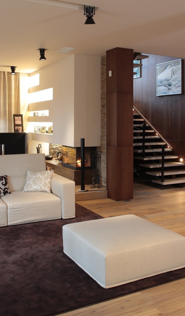 Колонны в гостиной