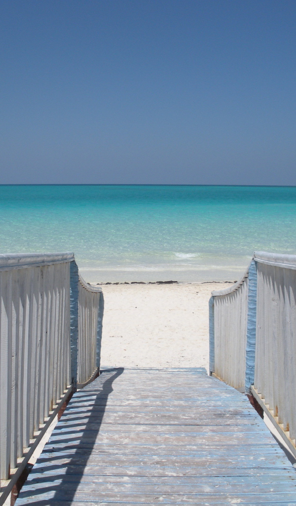 Спуск на пляж на курорте Кайо Гильермо, Куба