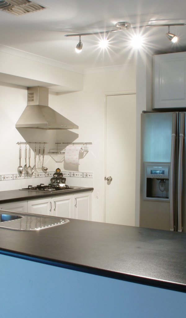 Направленная подсветка на кухне