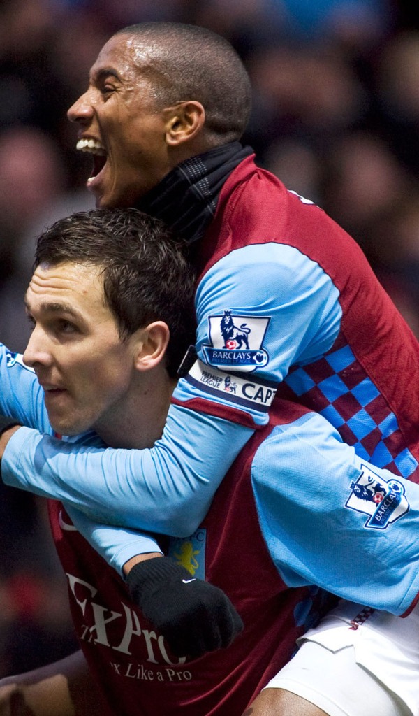 Известный Астон Вилла