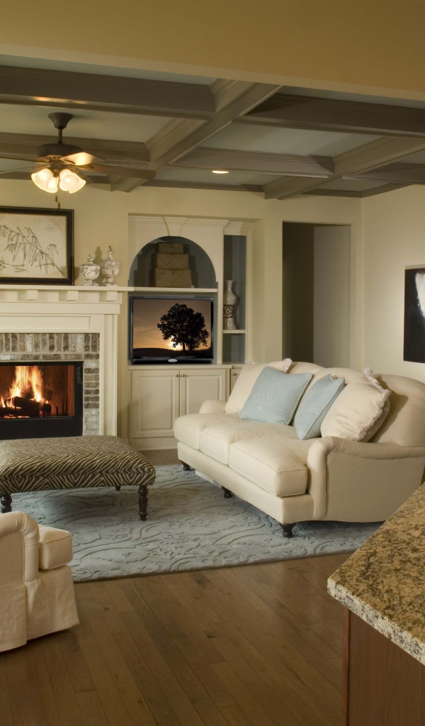 Камин в гостиной