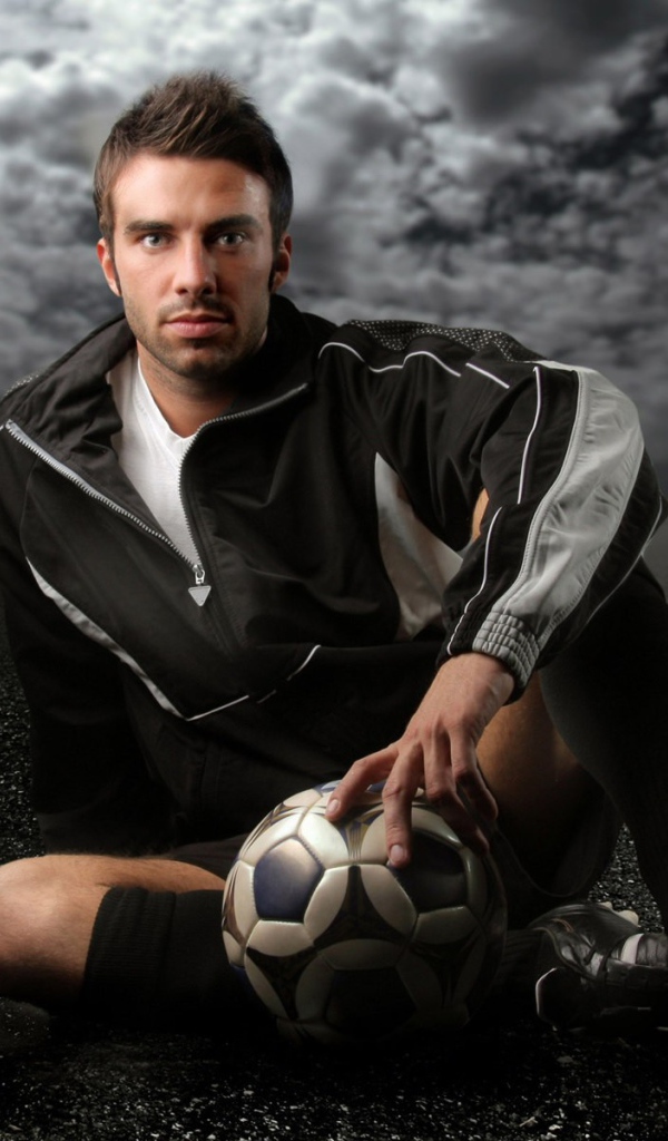 Футболист на дороге