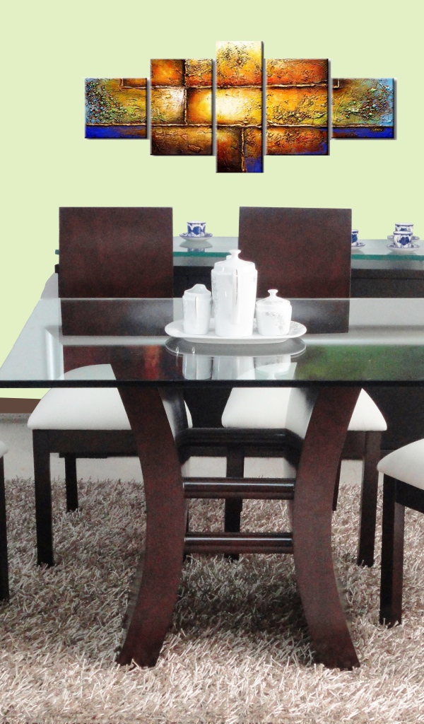 Пушистый ковер в столовой