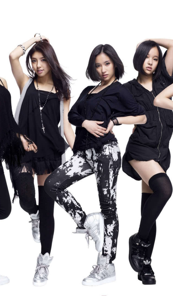 Группа танцоров