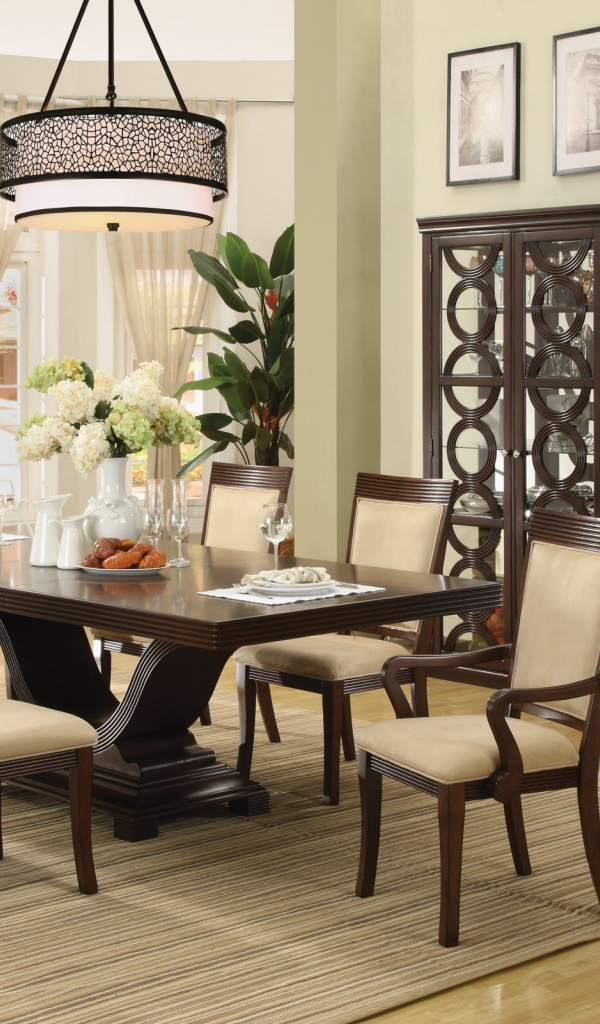 Домашняя уютная столовая